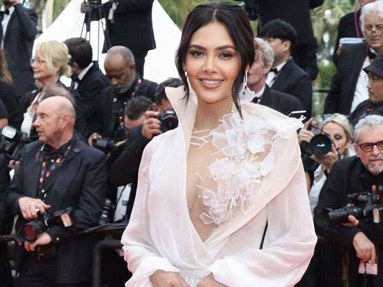 Esha Gupta Shines In White At Cannes 2023